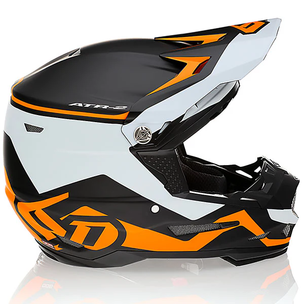6D - ATR-2 Drive Helmet - Image 2